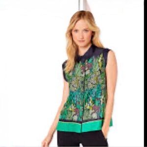 Tommy Hilfiger NWT Sleeveless Succulent Button Up Blouse with Navy Trim